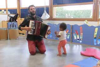 Musique à la crèche de Mussidan