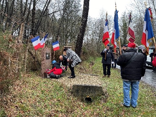 Dépôt de gerbe pour Georges Weil à St Médard de Mussidan